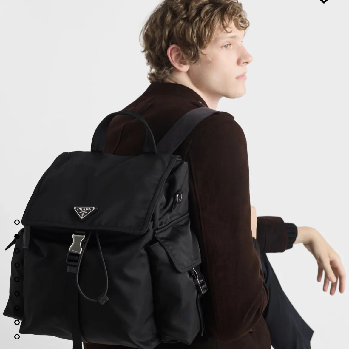 Prada 黑色修身款背包 2VZ118 39x37x20cm