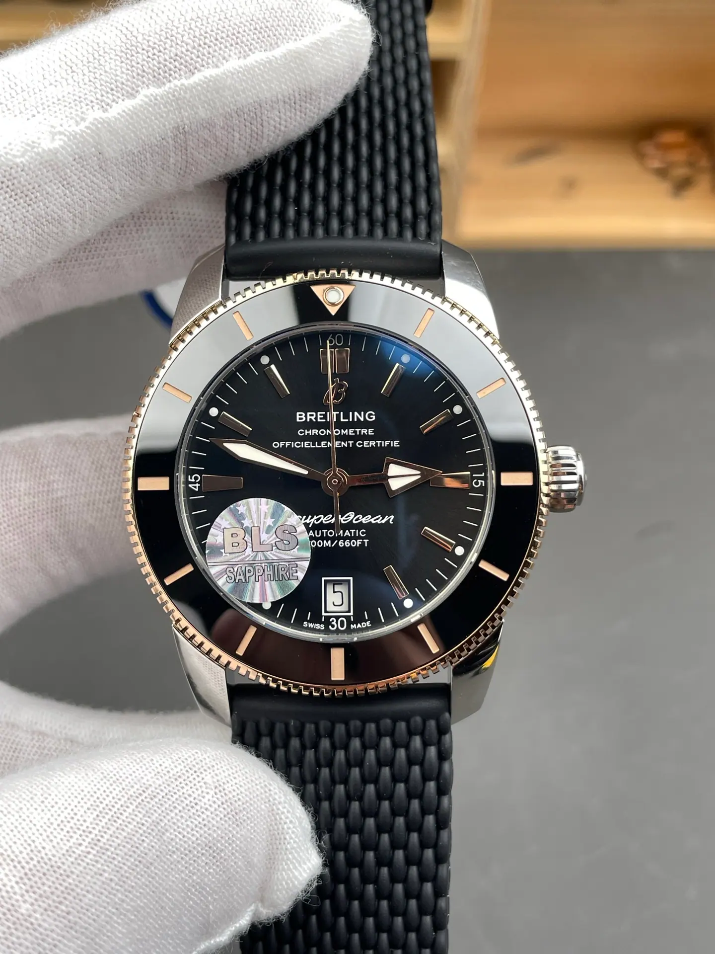 BLS l 2824 cal B20 l 42 mm l 百年灵 Superocean Heritage UB2010121B1S1
