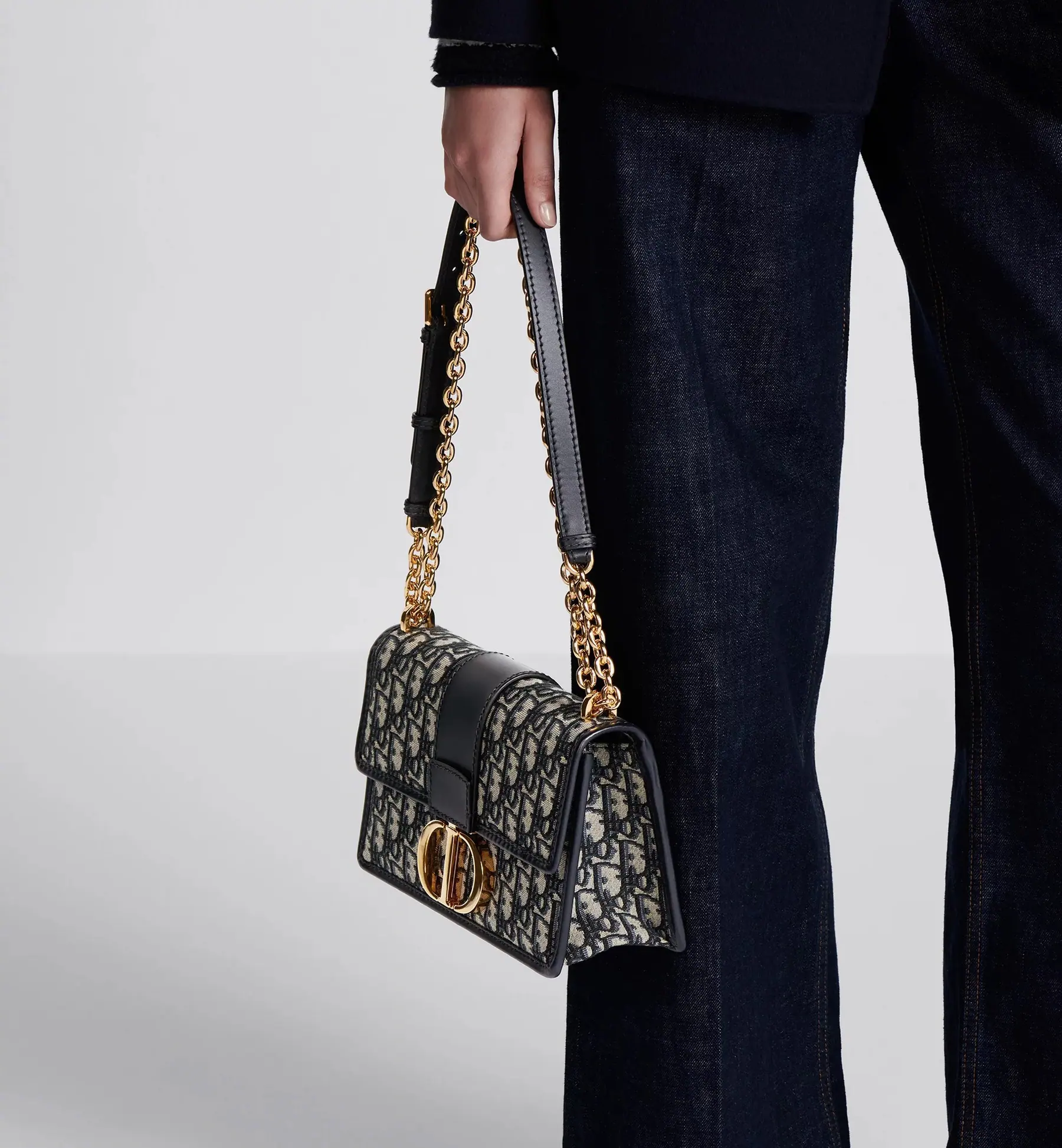 Dior 30 Montaigne 链条包 M9208UTZQ_M928 25 x 16.5 x 8cm