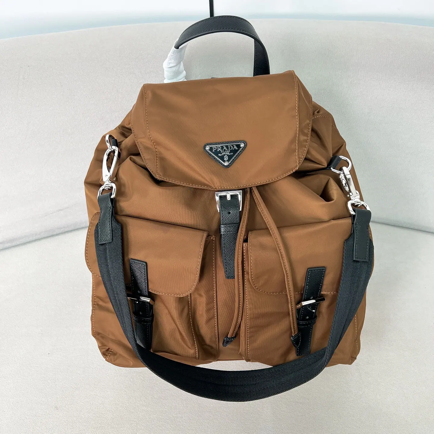 普拉达 Re-Nylon 双肩包 2VZ110 34x39x15cm