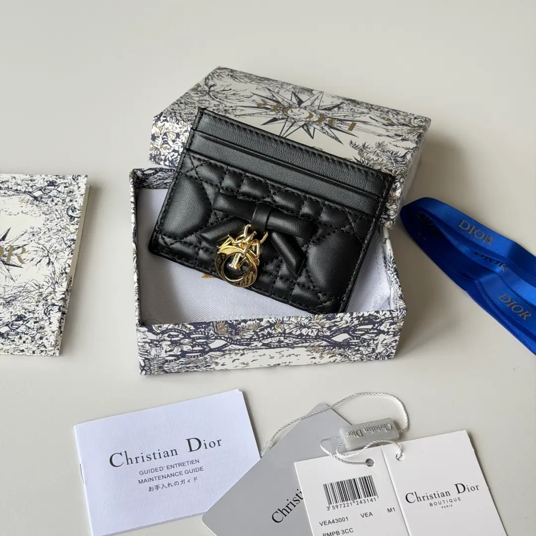 Dior Lady Dior Freesia 卡包