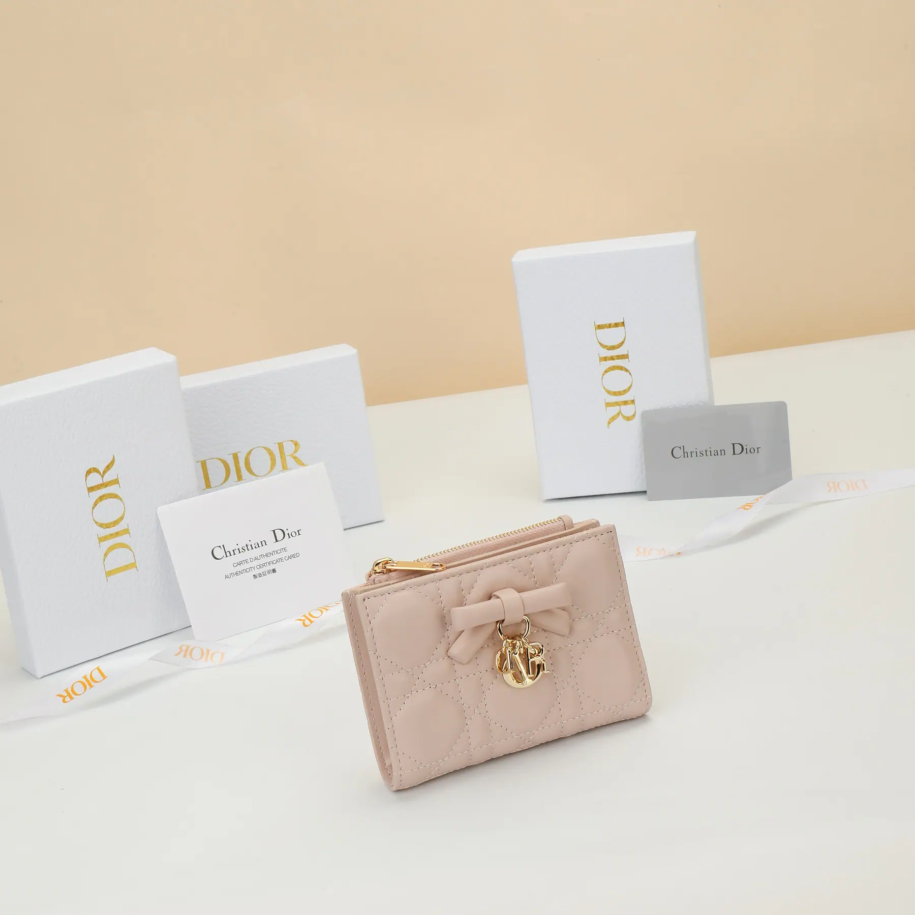 迪奥阿穆尔 Lady Dior Wisteria 钱包