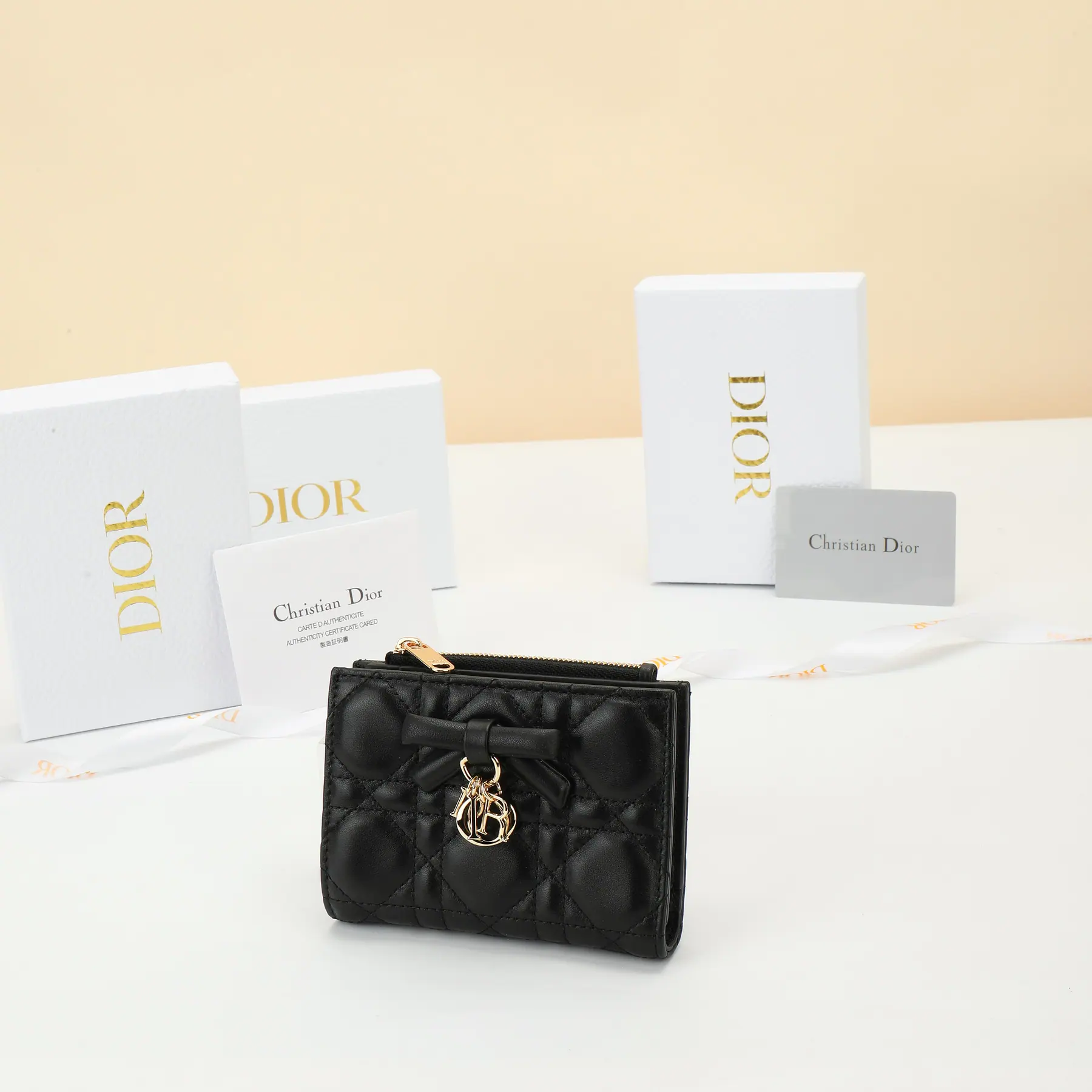 迪奥阿穆尔 Lady Dior Wisteria 钱包