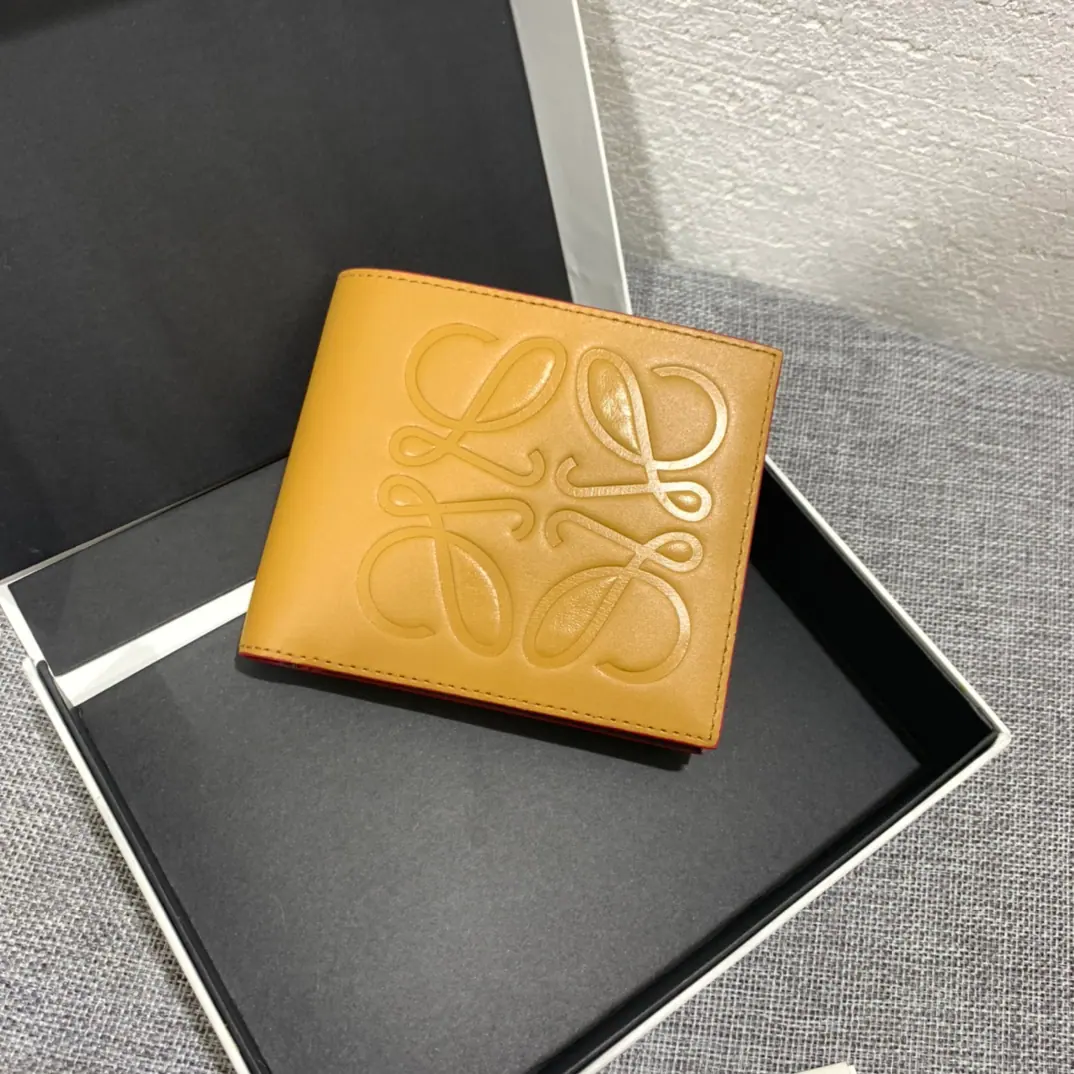 Loewe 品牌双折钱包