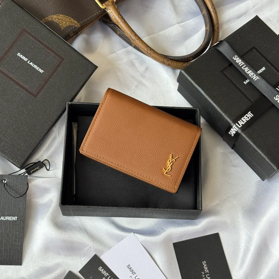 Saint Laurent Cassandre Shadow 粒面皮革零钱包