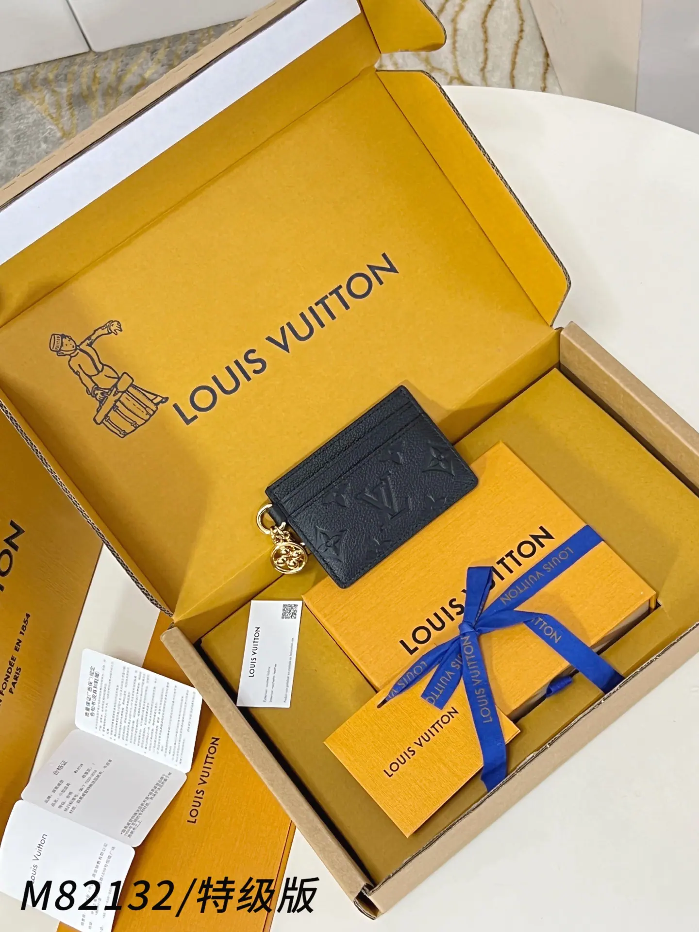 路易威登 LV 挂饰卡包 M82132