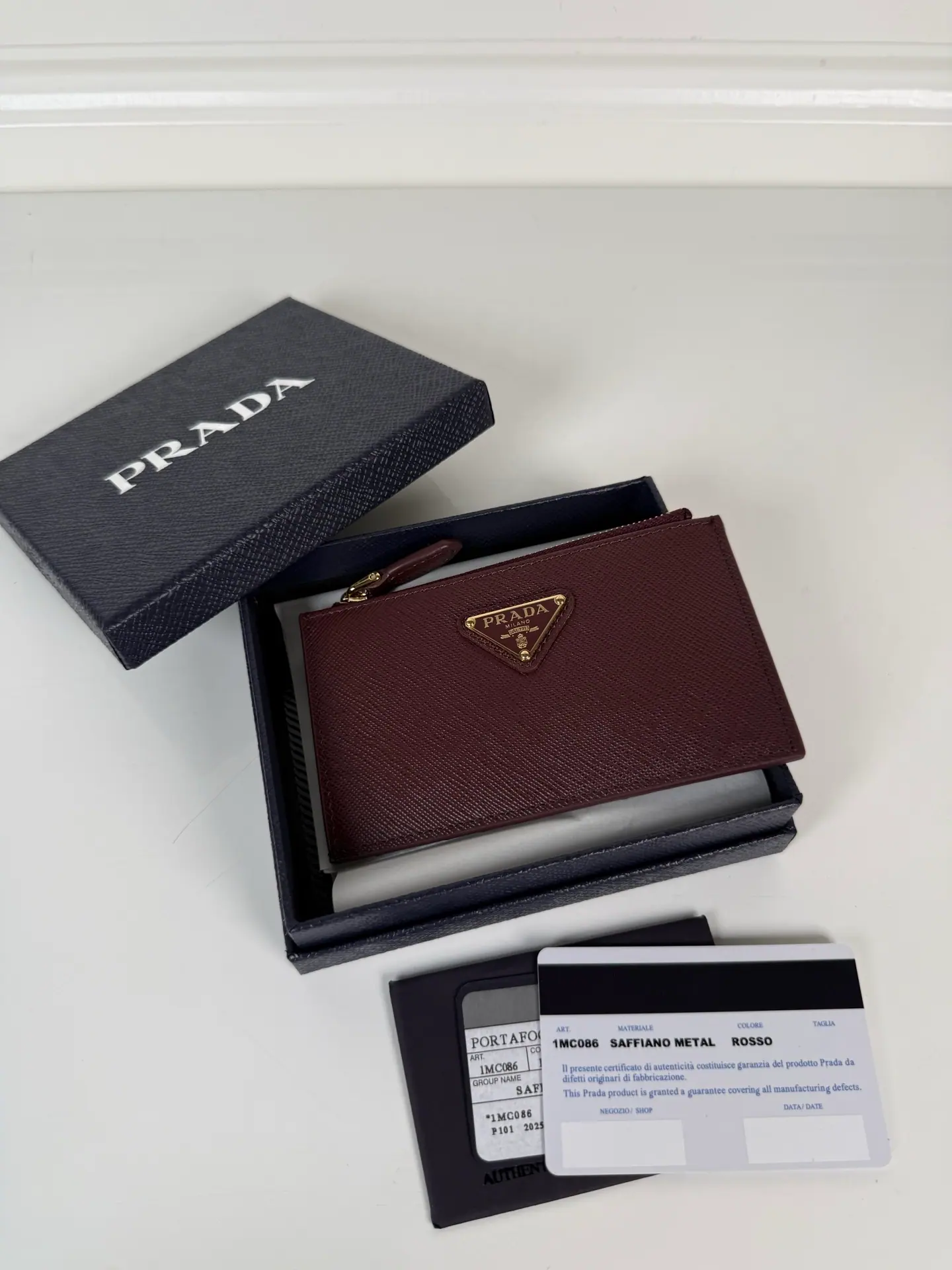 Prada Saffiano 皮革卡包