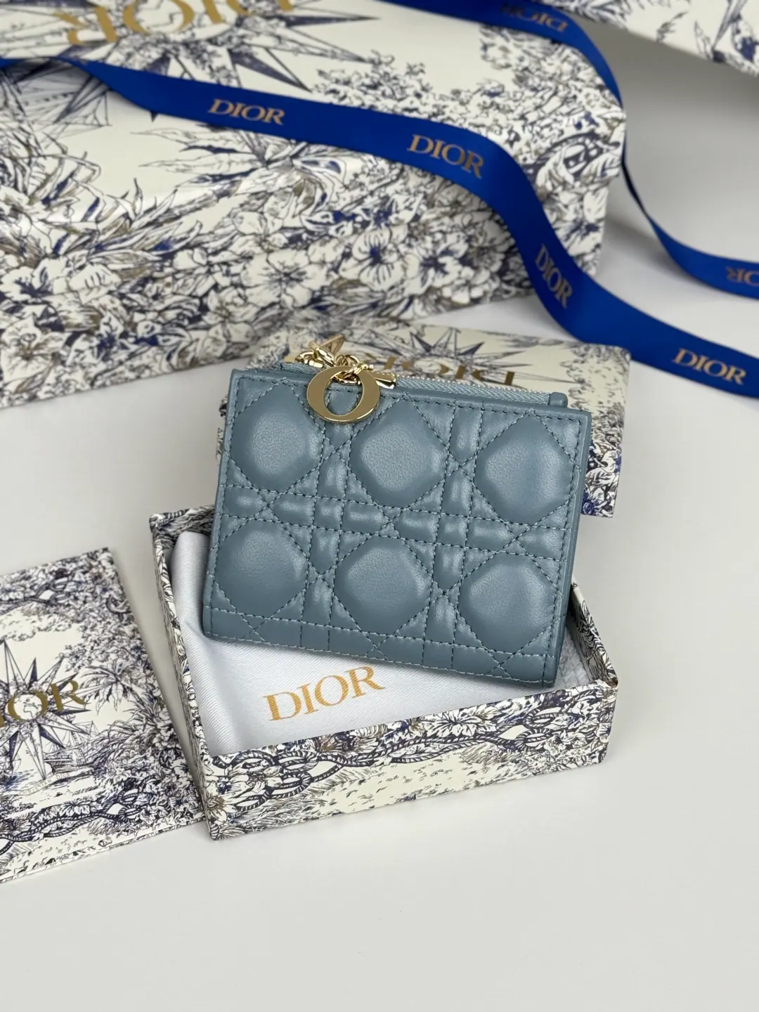 Dior Caro Dahlia 钱包