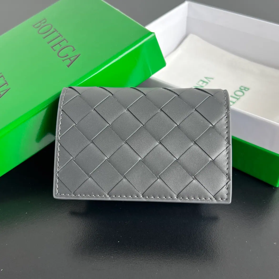 Bottega Veneta 皮革卡片夹 667141 11x7.5x2.5cm