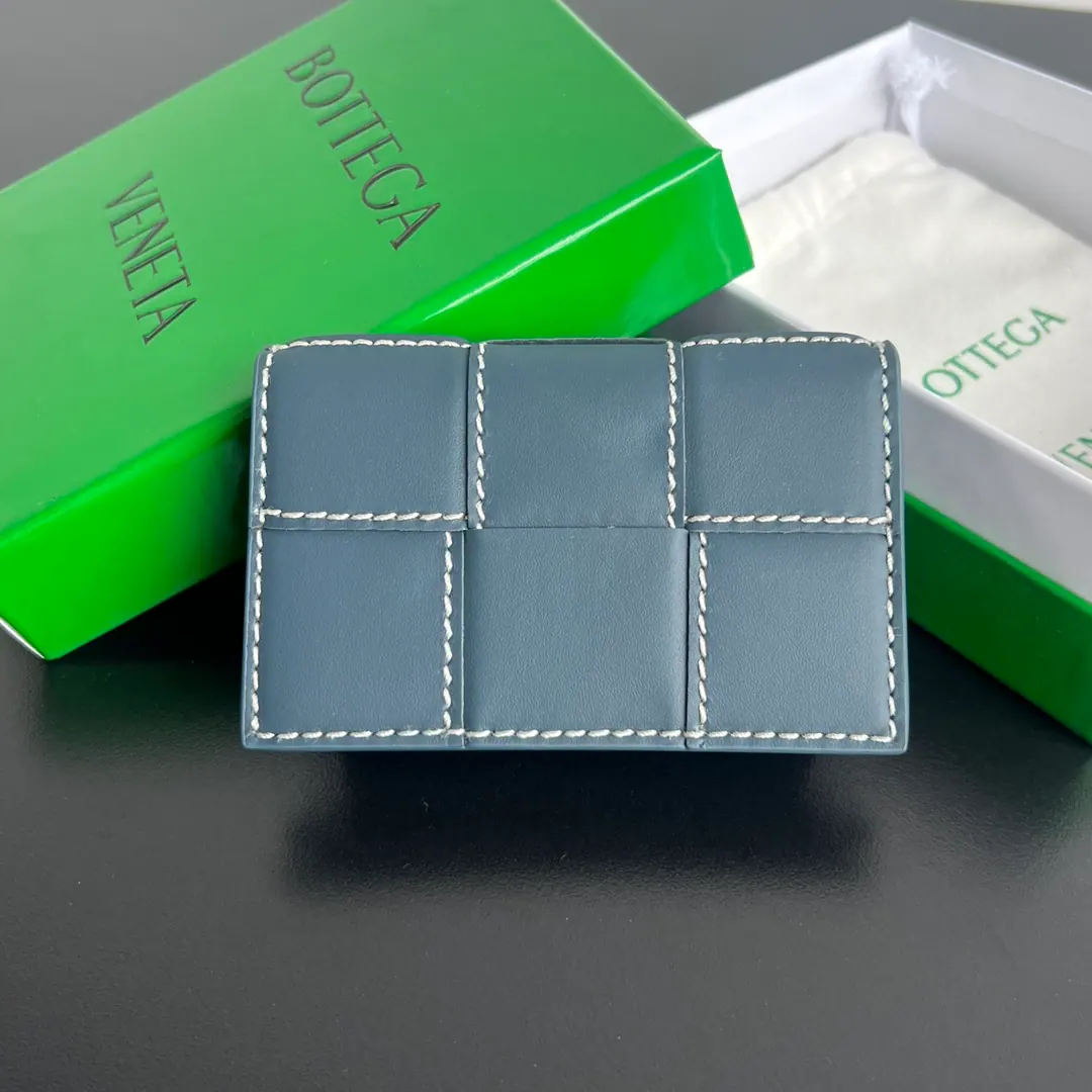 Bottega Veneta 皮革卡片夹 679848 12.5x7.5cm