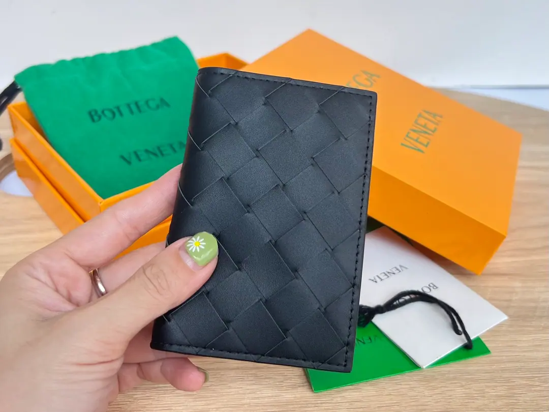 Bottega Veneta 皮革卡片夹 592619 11x7.5 cm