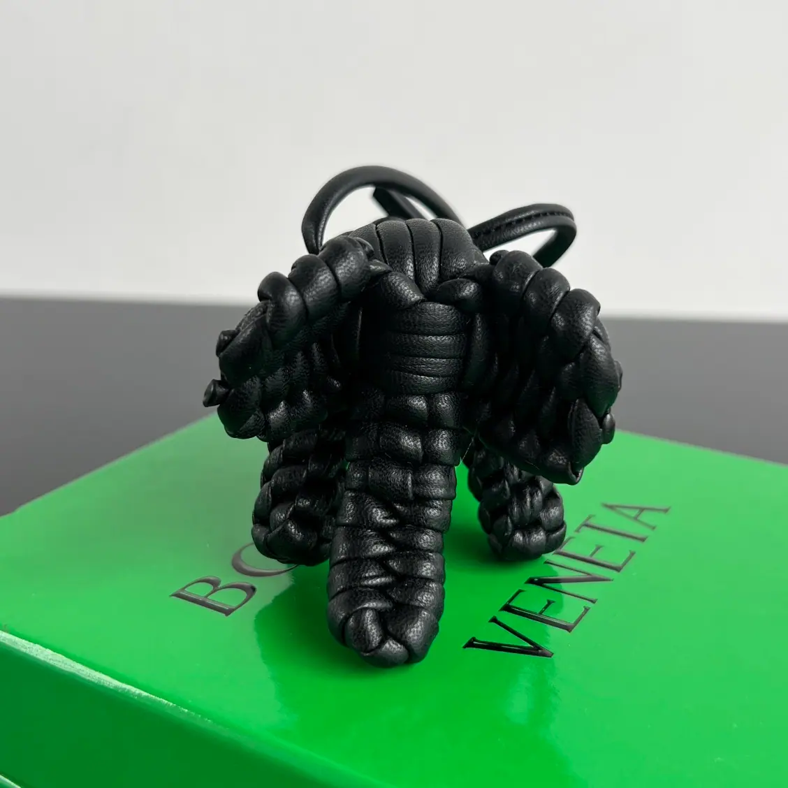 葆蝶家始终如一的动物之爱“动物吊饰”系列