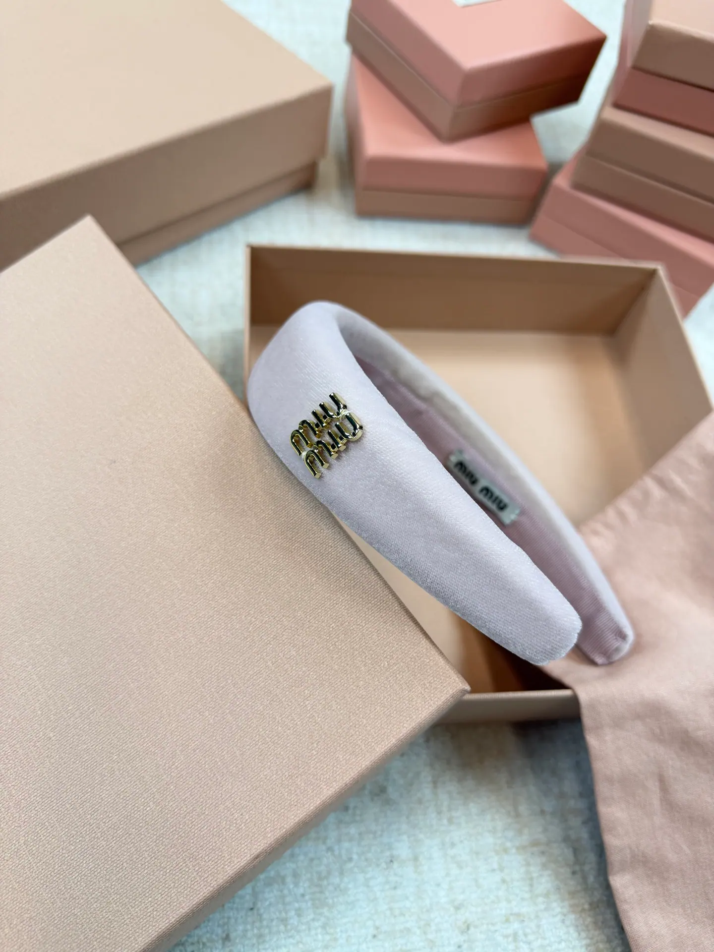Miu Miu 天鹅绒 Logo 蓬松发箍