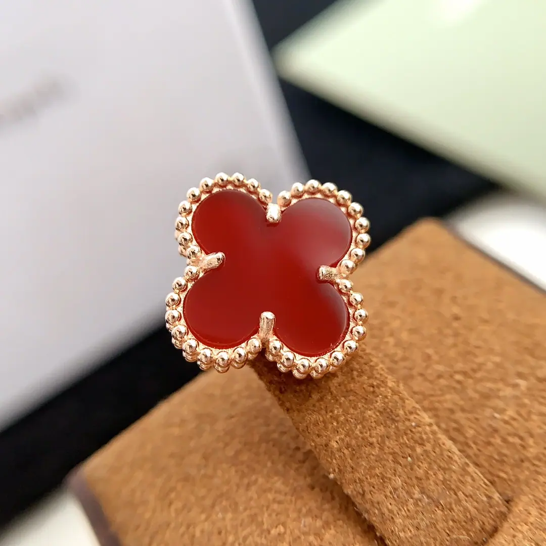 Van Cleef & Arpels -复古 Alhambra 耳环