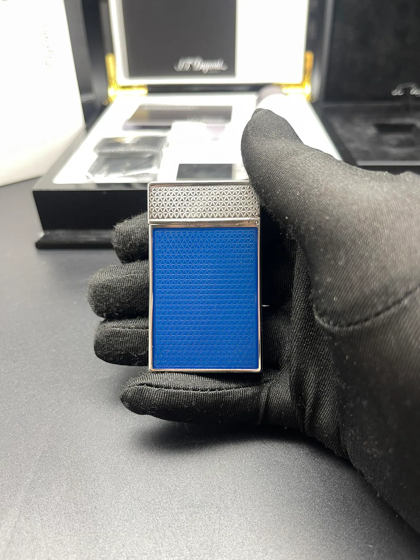 S.T. Dupont Ligne 2 浪声打火机