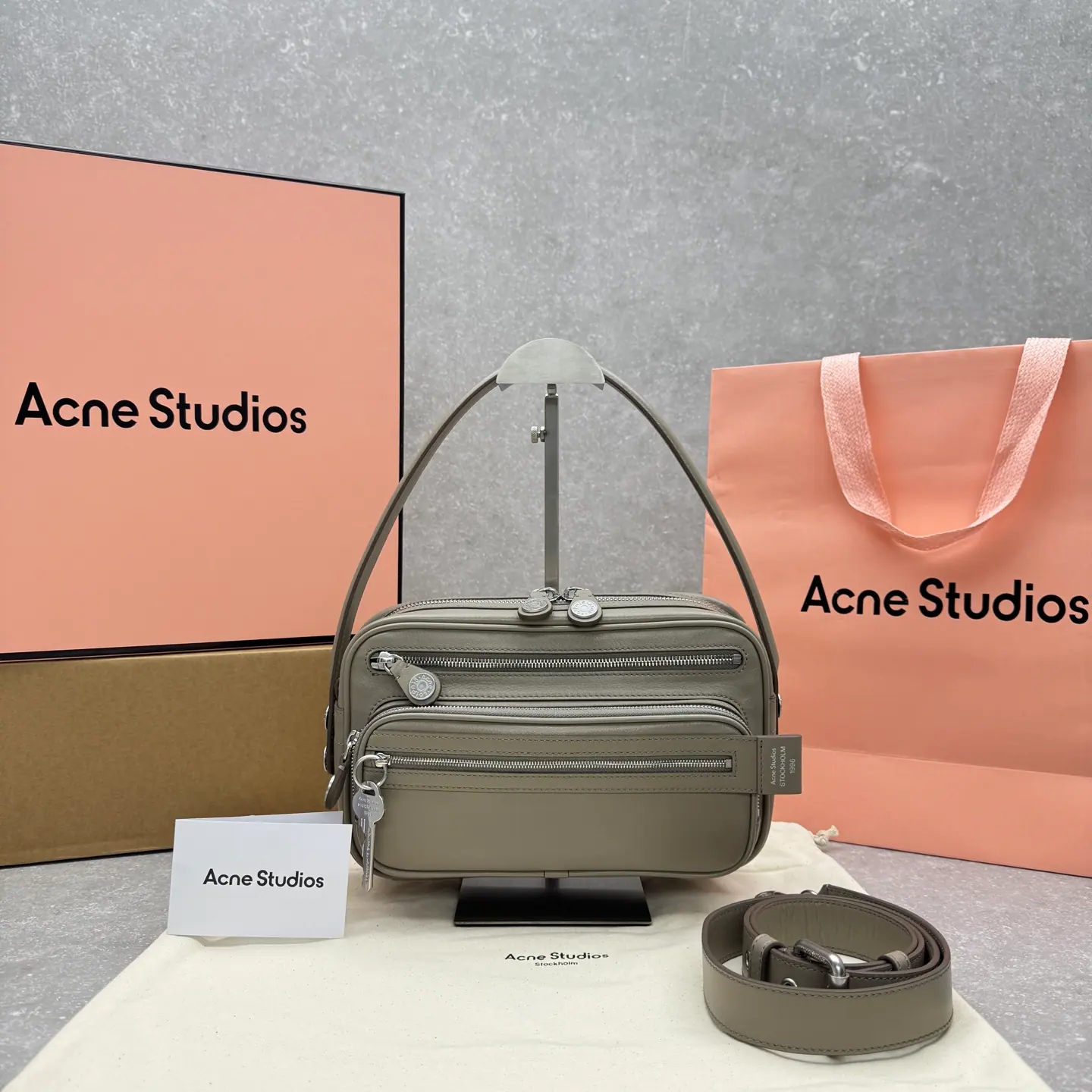 Acne Studios 棕色相机单肩包 26×7×15cm