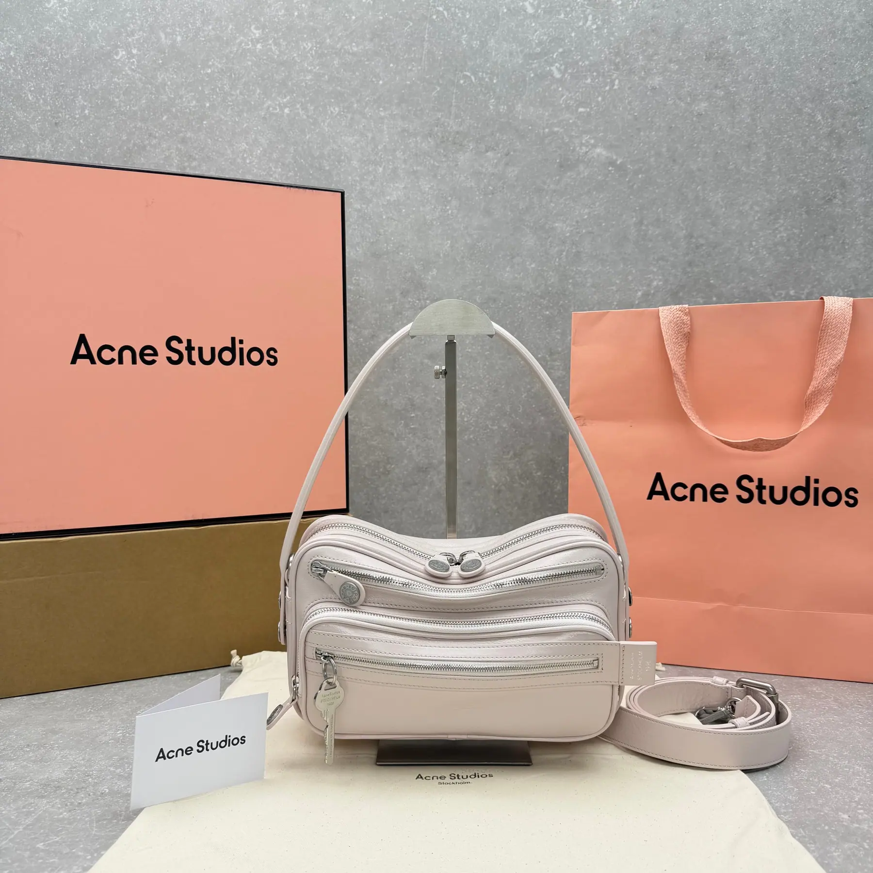 Acne Studios 棕色相机单肩包 26×7×15cm