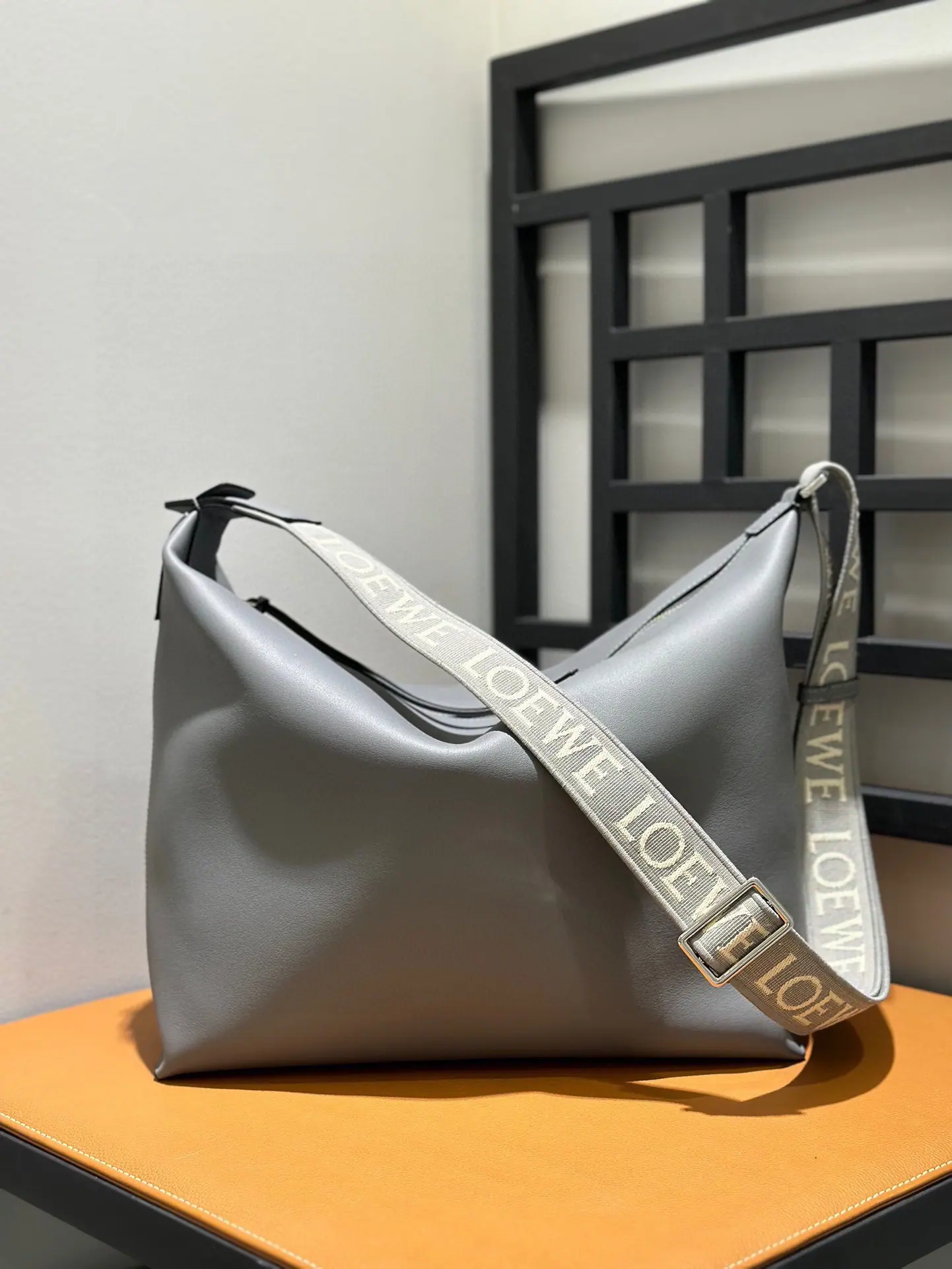 罗意威 Cubi 单肩包 44*30*18cm