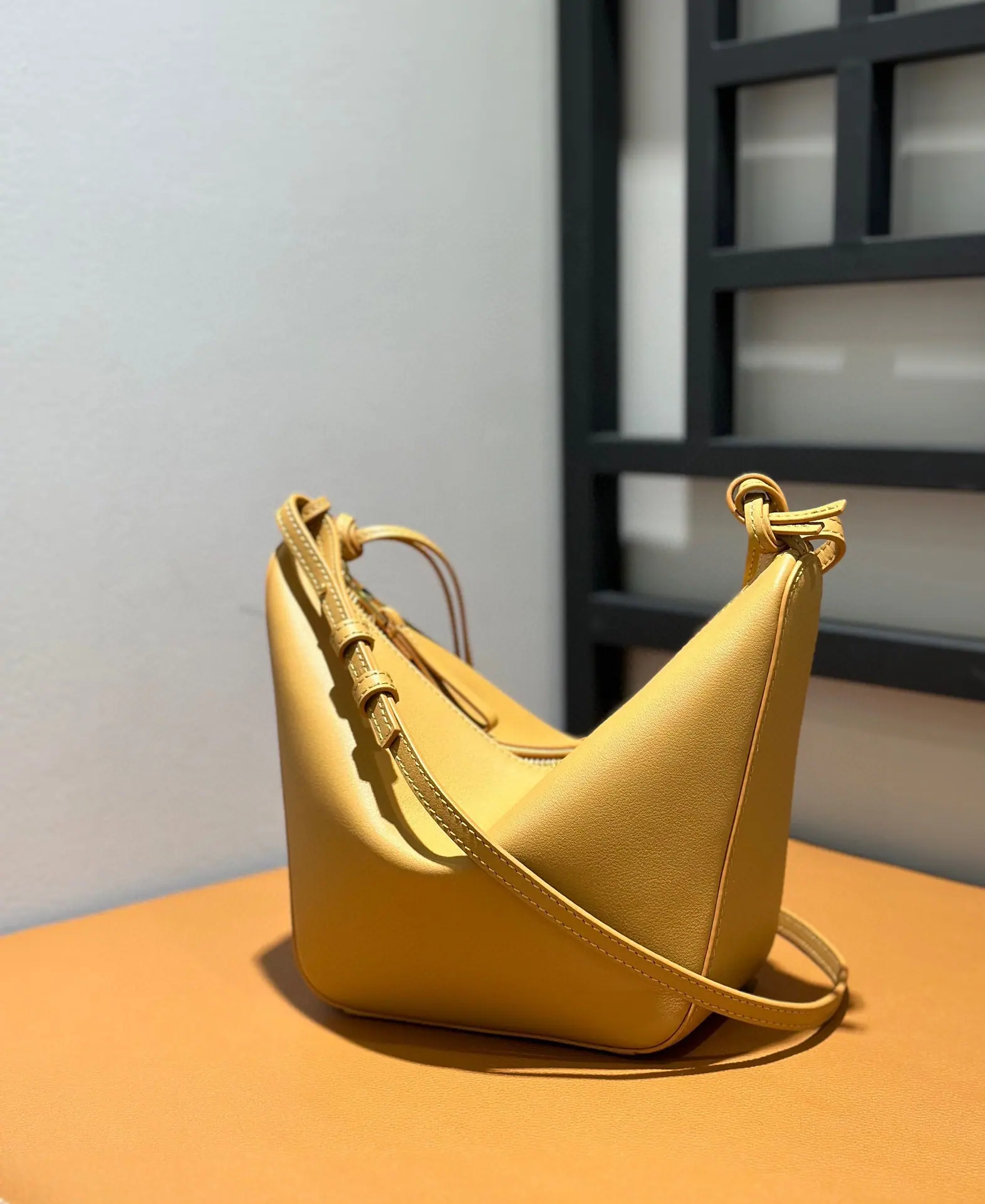罗意威 Hammock Hobo 28*17*9.5cm