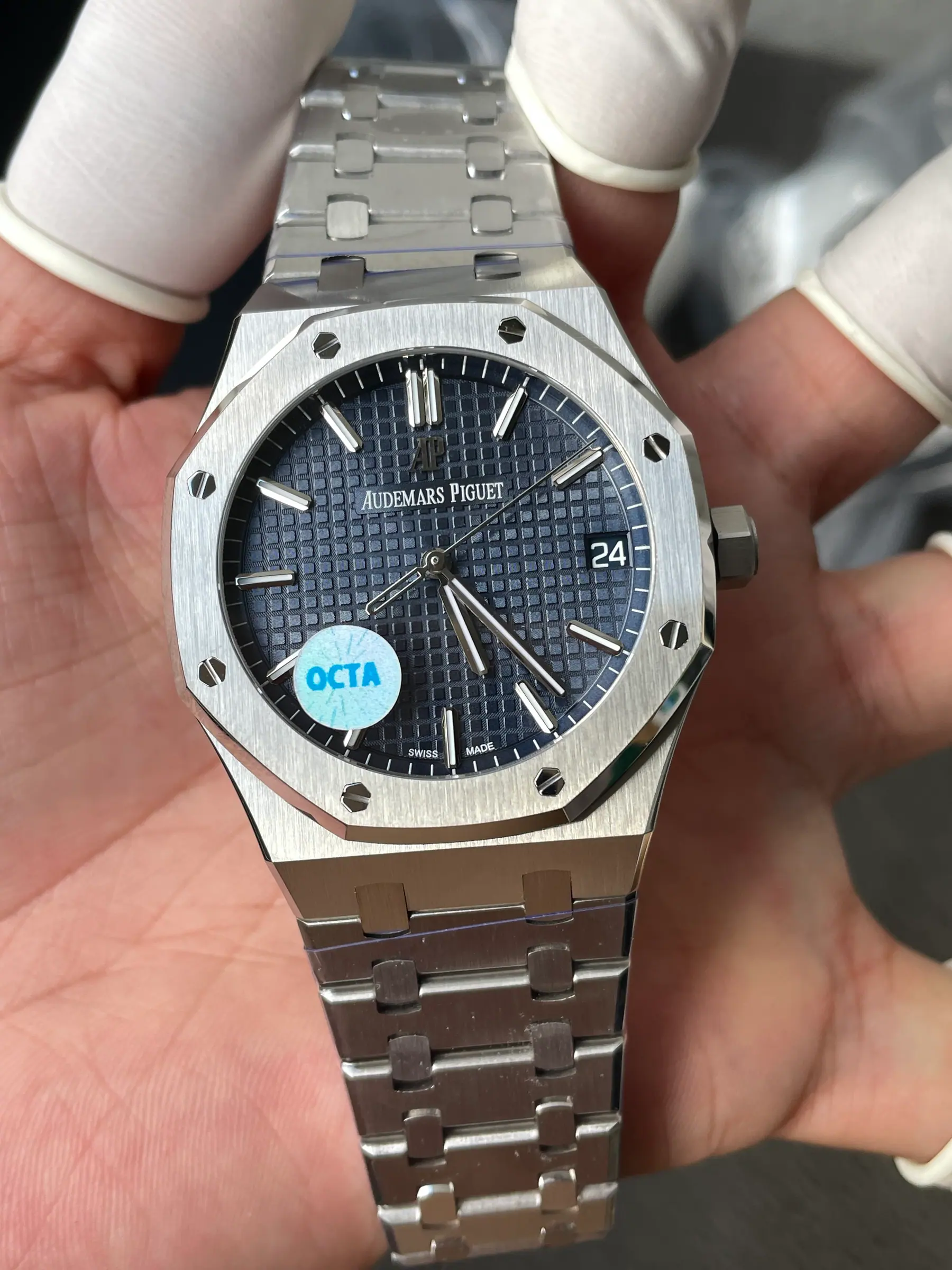 OCTA l 4302 自由游丝 l41mm l 爱彼皇家橡树 15500