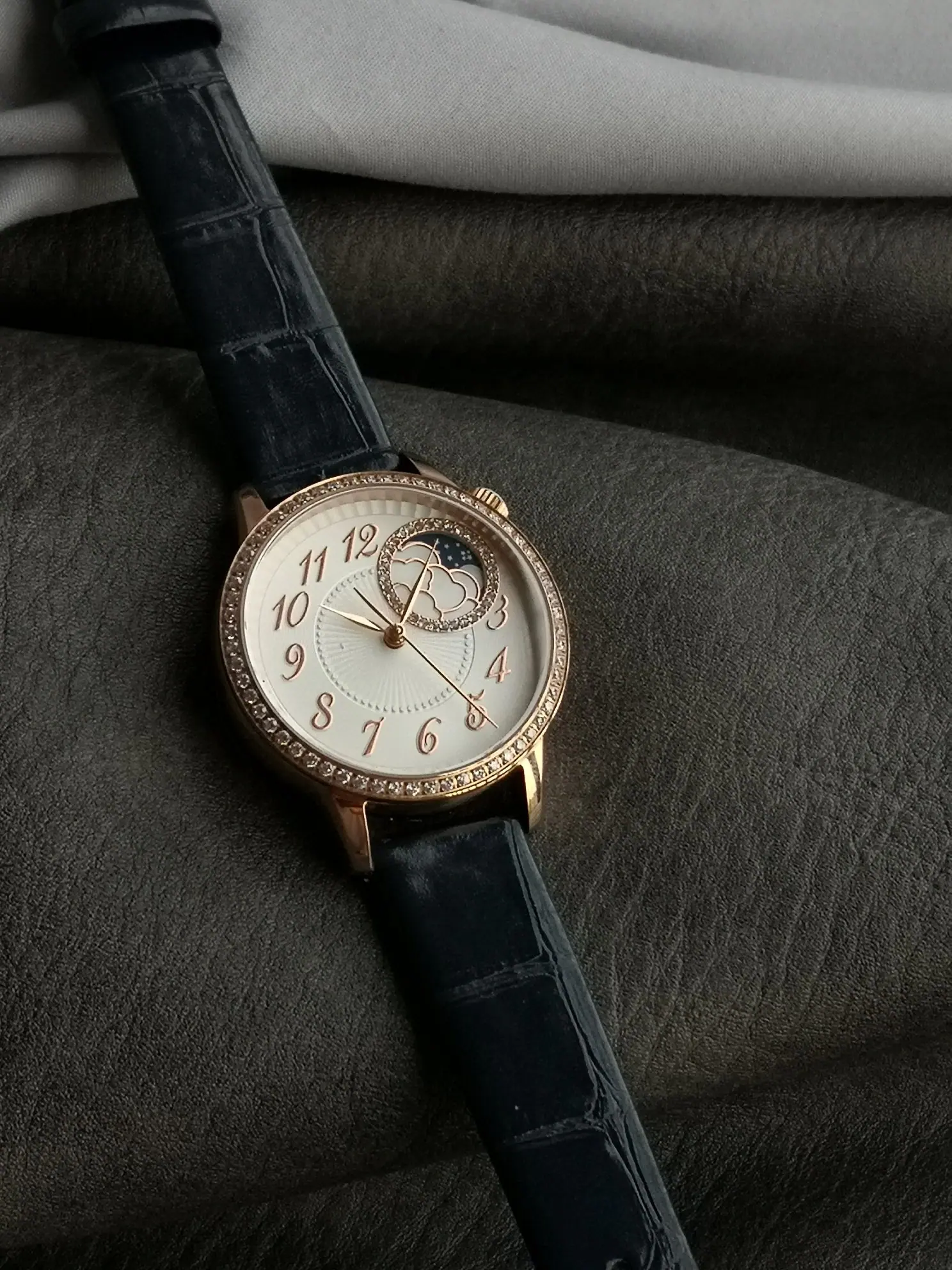 GR l 2836 l 33mm l 江诗丹顿 Égérie 石英表